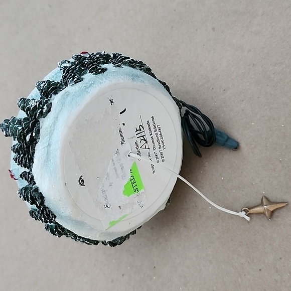 2006 Thomas Kinkade Holiday Celebrations Illuminated Holiday Ornament - Picture 7 of 7